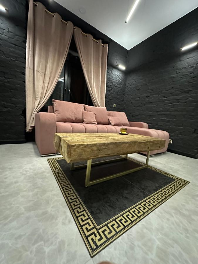 Darkhouse Versace Pink 罗兹 外观 照片