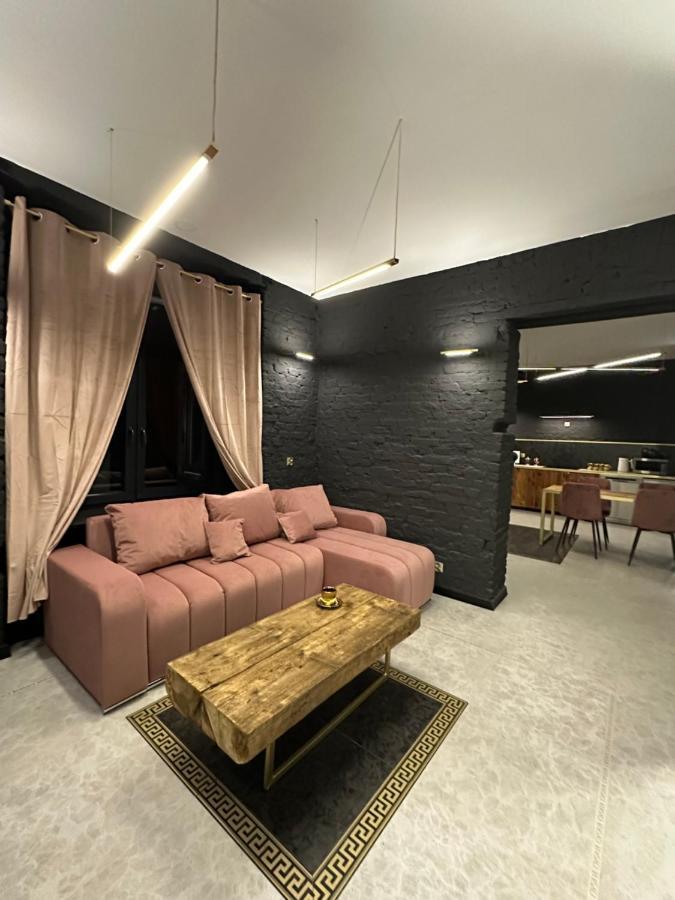 Darkhouse Versace Pink 罗兹 外观 照片