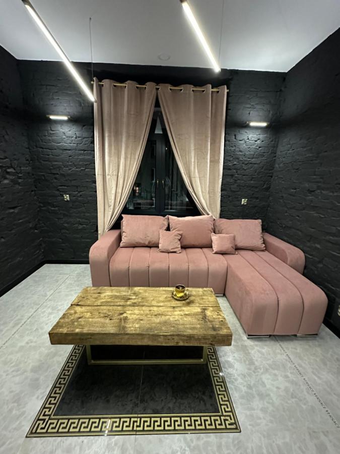 Darkhouse Versace Pink 罗兹 外观 照片