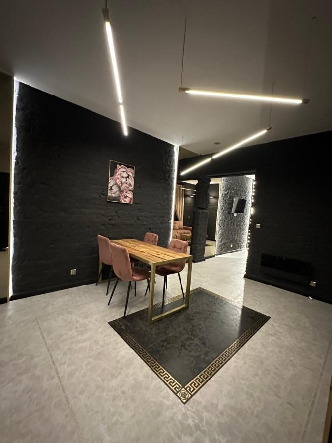 Darkhouse Versace Pink 罗兹 外观 照片